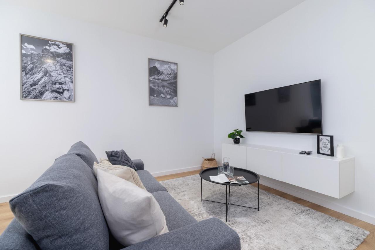 Luxurious Apartment Rakowicka Krakow By Renters Prestige Cracóvia Exterior foto