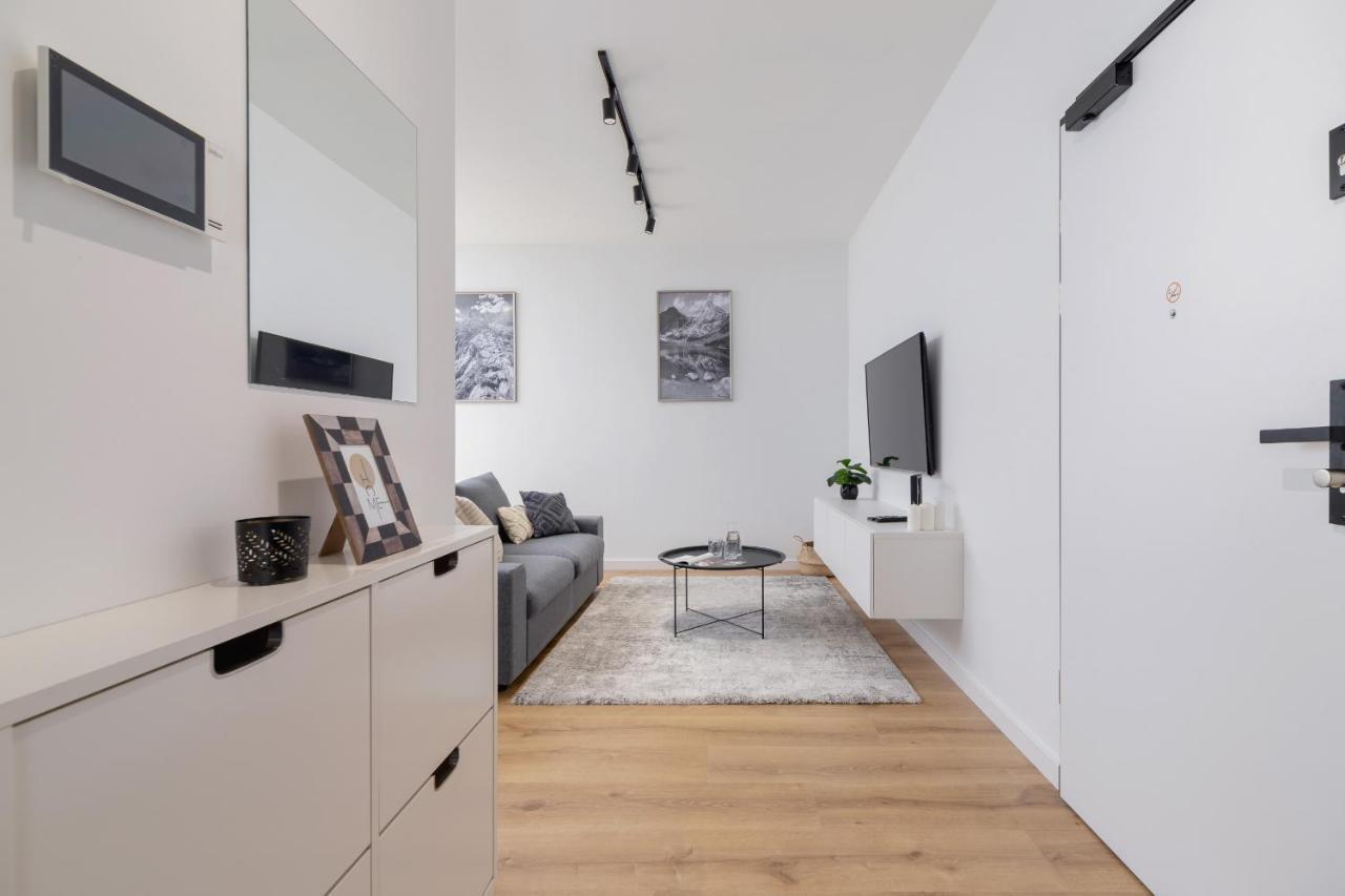Luxurious Apartment Rakowicka Krakow By Renters Prestige Cracóvia Exterior foto