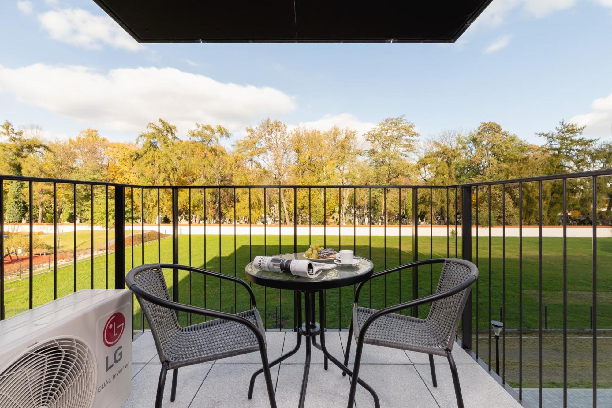 Luxurious Apartment Rakowicka Krakow By Renters Prestige Cracóvia Exterior foto