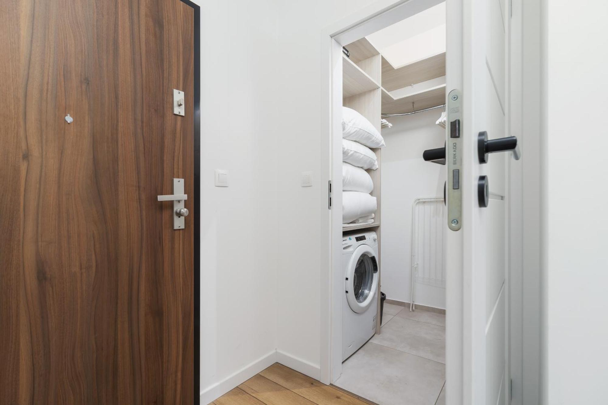 Luxurious Apartment Rakowicka Krakow By Renters Prestige Cracóvia Exterior foto
